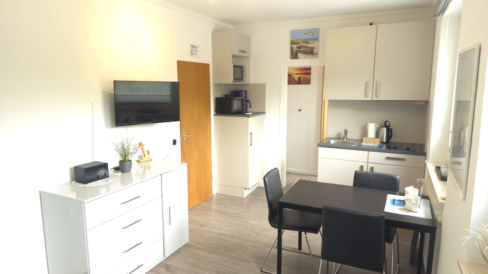 TV-Küche-und Esszimmer