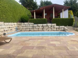 Pool im Garten