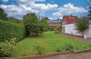 Weitläufiger Garten