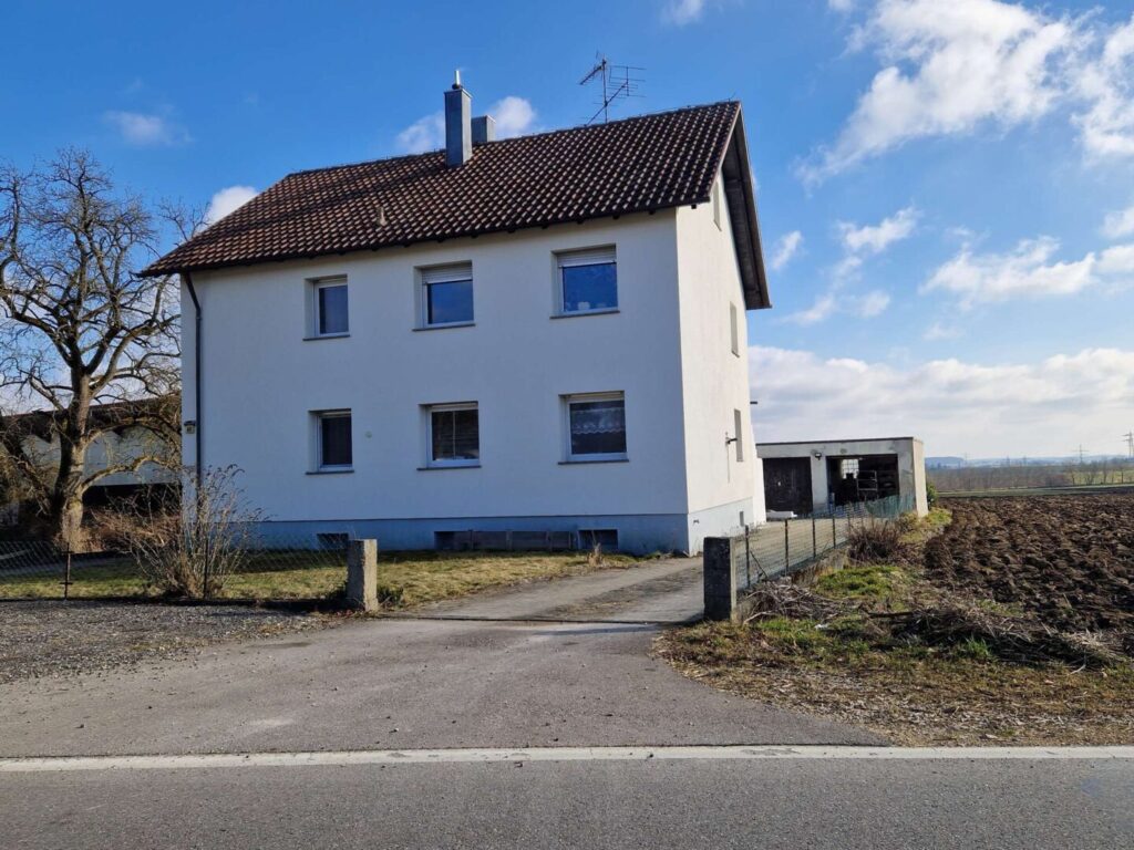Front und Garage