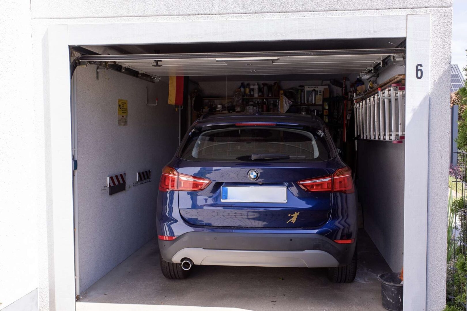 12 Garage