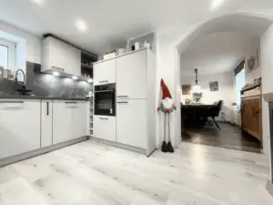 Kueche mit Blick in das Esszimmer