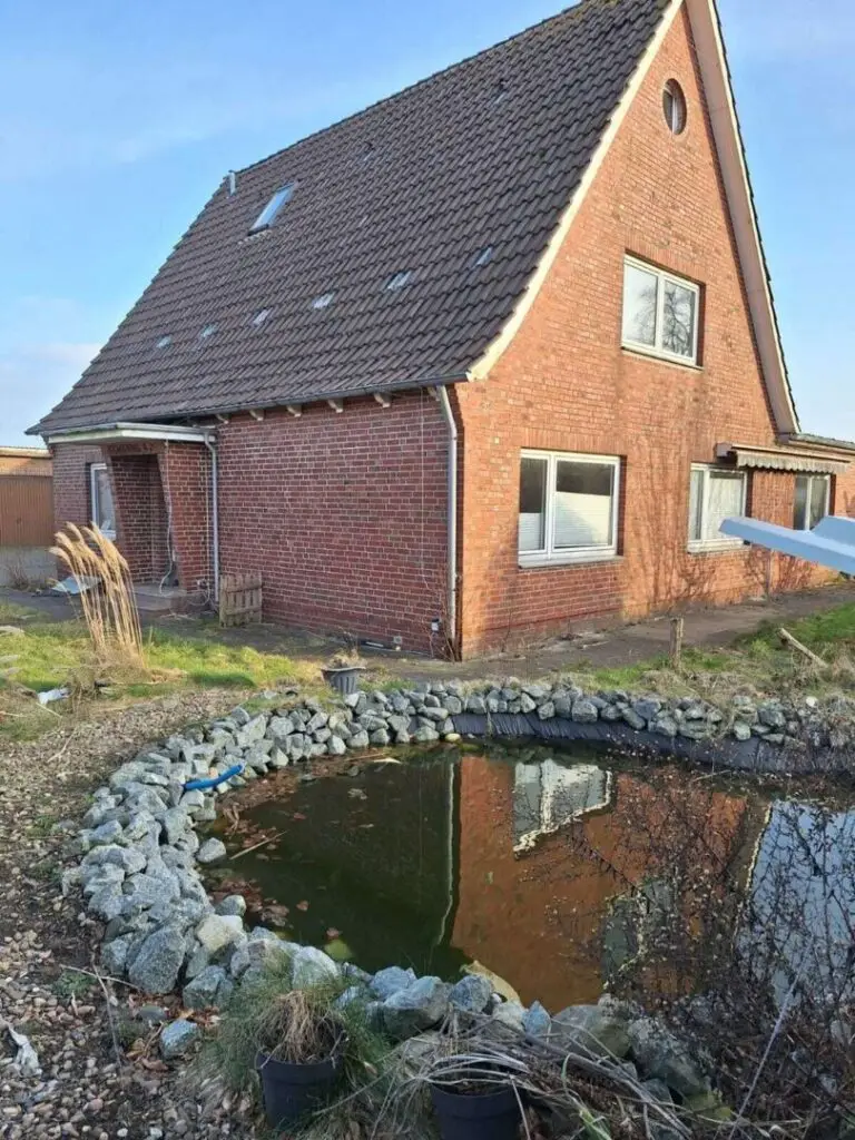 Teich zum Haus