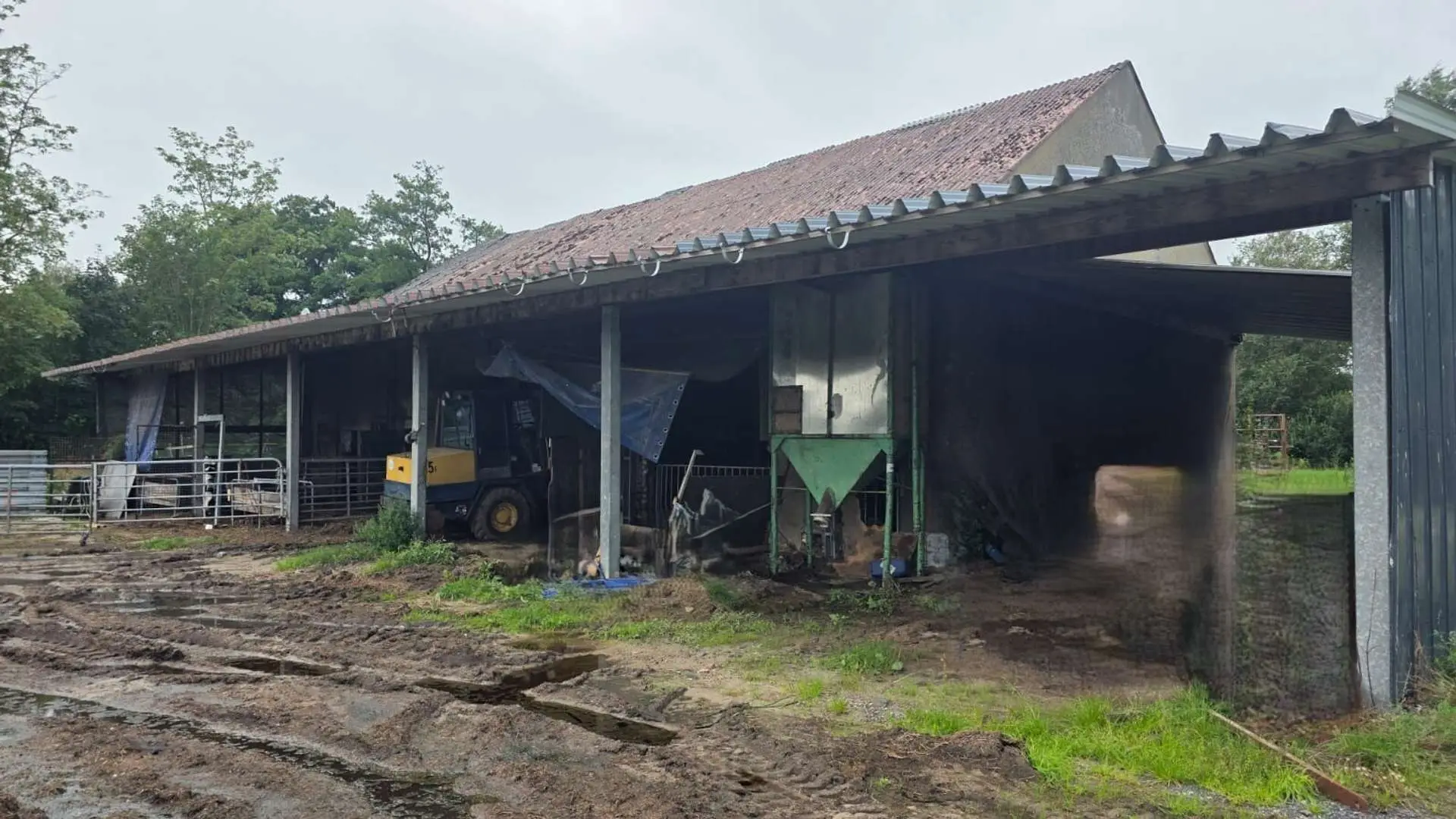 Stall-Wagenschuppen