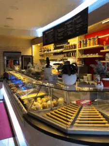 Warenpräsentation Verkaufsvitrine