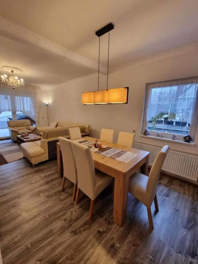 Essbereich u Wohnzimmer