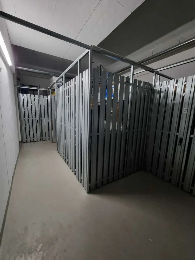 Ansicht hoher geräumiger Keller