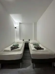 F2 Separates Schlafzimmer