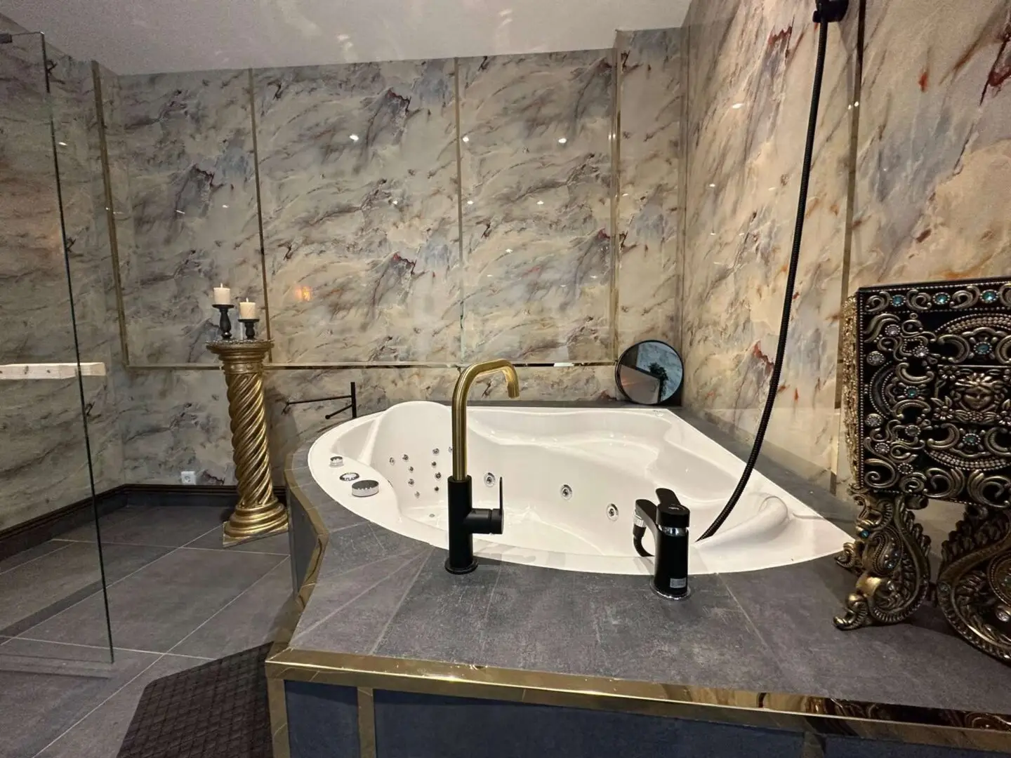 F1 Whirlpool
