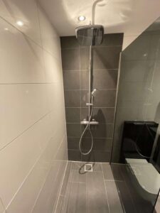 Dusche 203