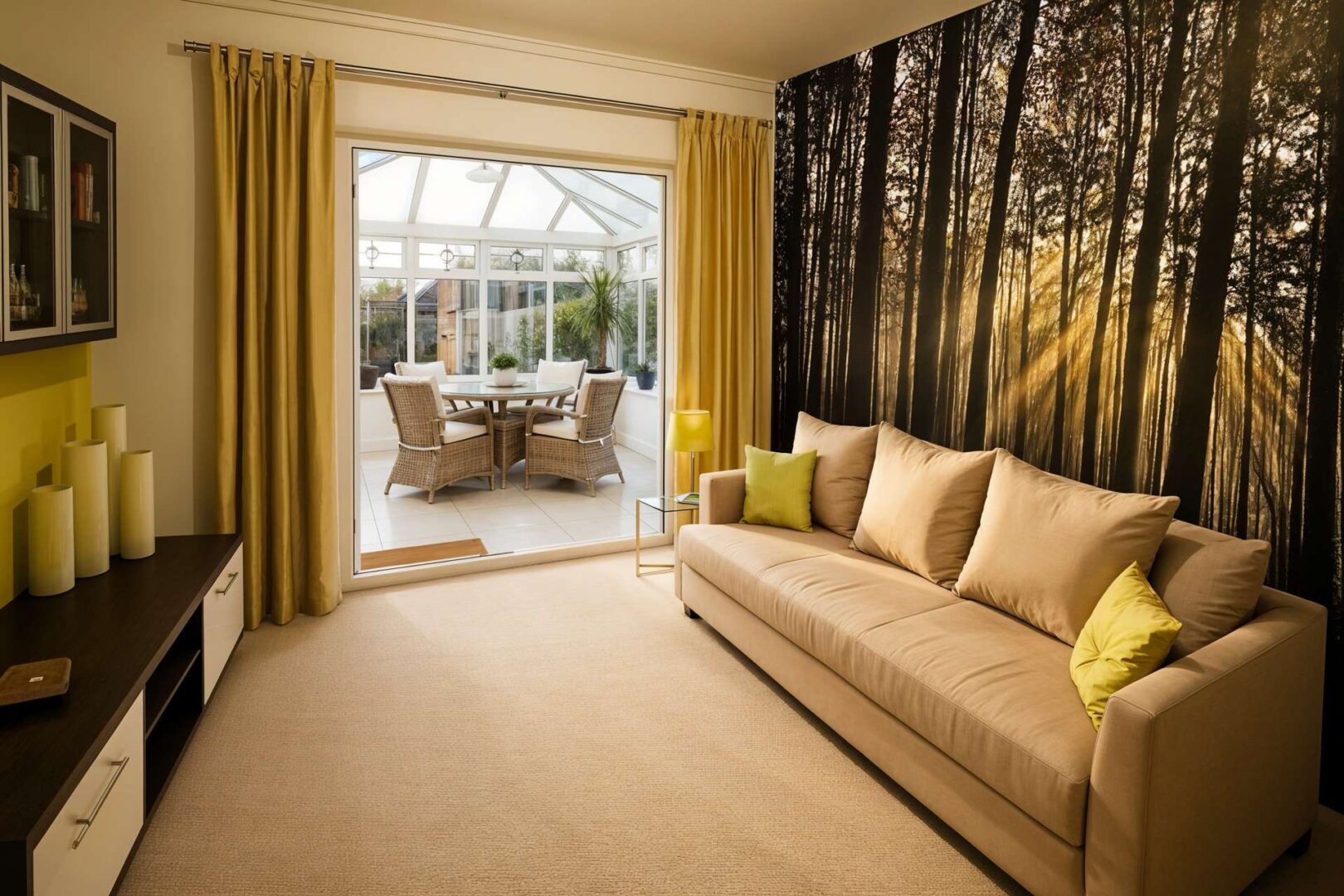 Gästezimmer mit Blick auf Wintergarten