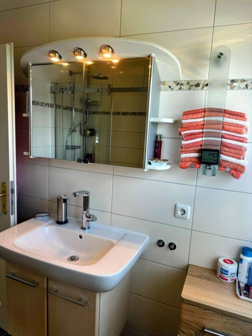 Badezimmer oben Bild 2