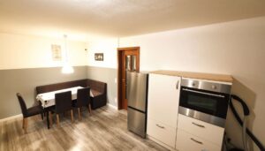 Küche und Sitzecke oben