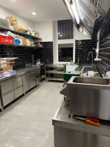 Neuwertige Vollküche