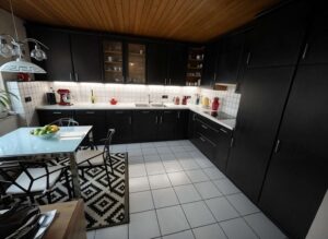 Küche 3 - (KI generiert)