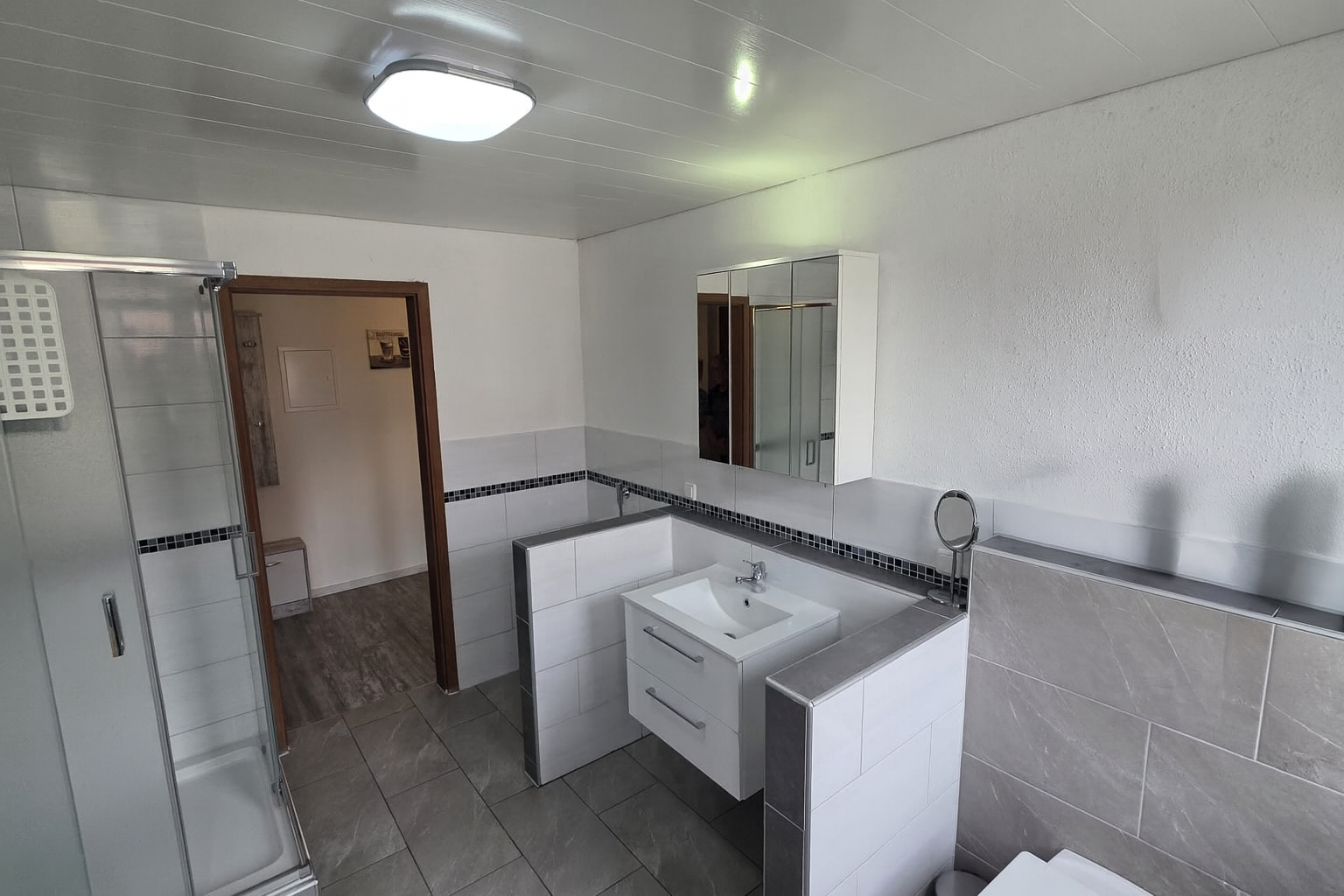 Badezimmer oben Bild 2