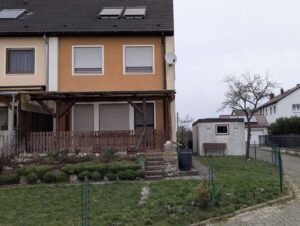 Rückansicht mit Garten