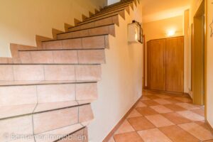 EG: Treppenhaus / Flur