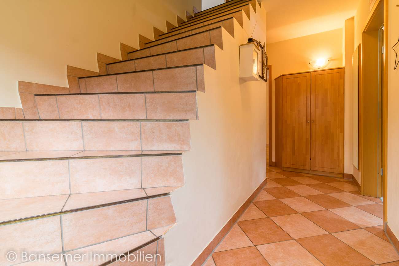 EG: Treppenhaus / Flur