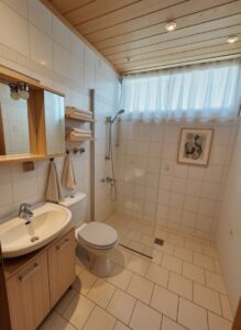 Wannenbad neu möbliert