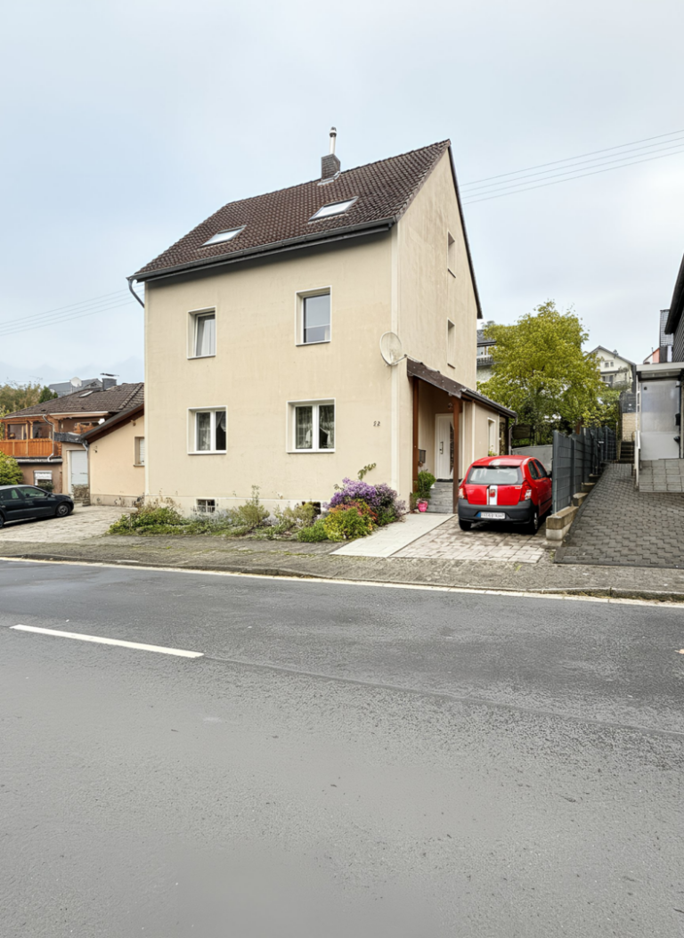 Hausanschicht Straßenseite