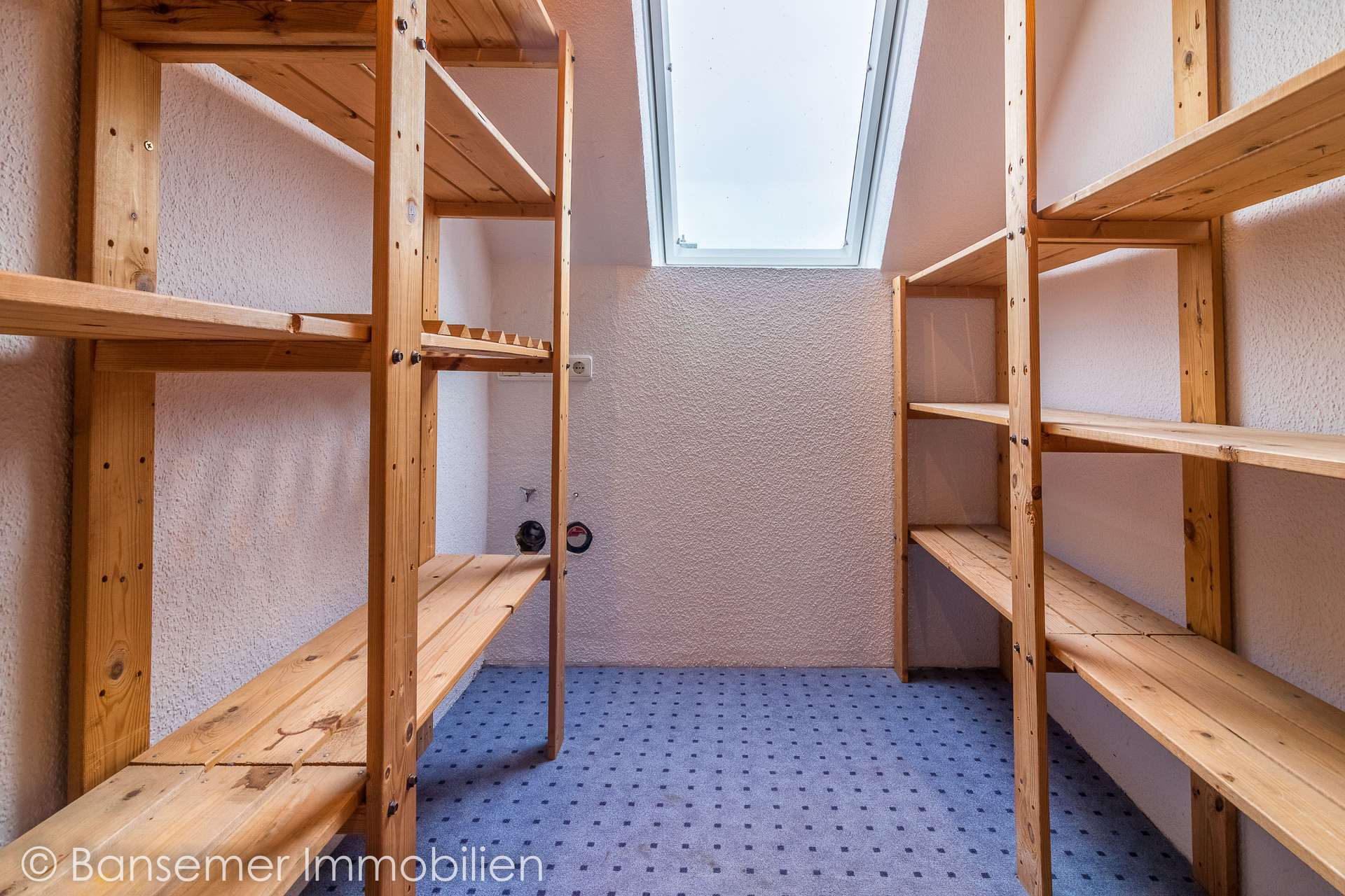 DG: Abstellraum / Speisekammer