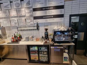 Café Maschine, kalte Getränke und Alkohol