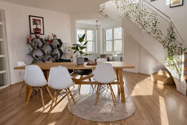 Charmanter Wohnbereich unten