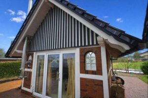 Nebengebäude von der Auffahrt