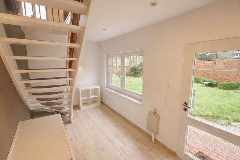 Flur mit Treppe nach oben