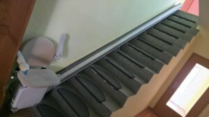 Treppe mit Treppenlift