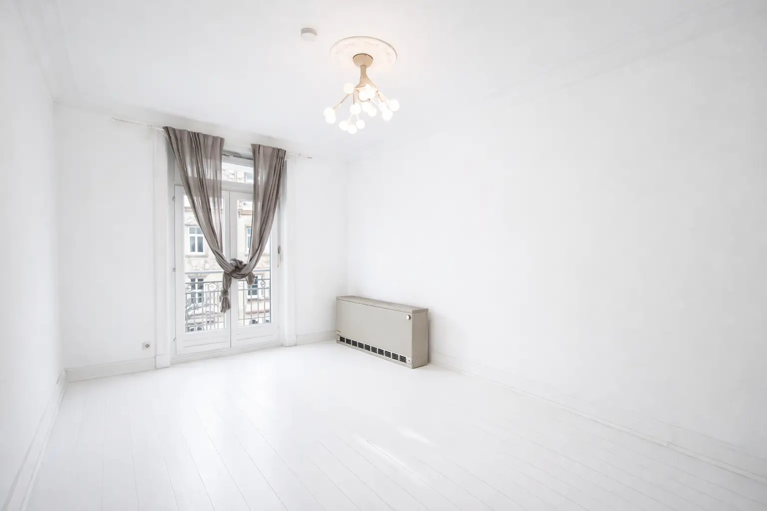 Lichterfülltes Wohnzimmer