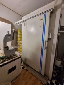 Raum 4 mit Kühlkammer EG