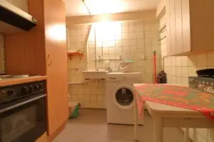 KG: Waschküche mit Außenzugang