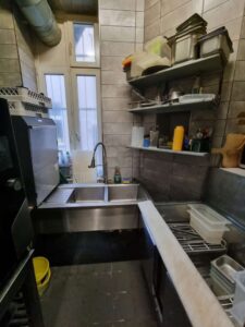 Abwasch und Geschirrspüler