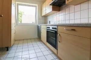 Küche mit Einbauküche