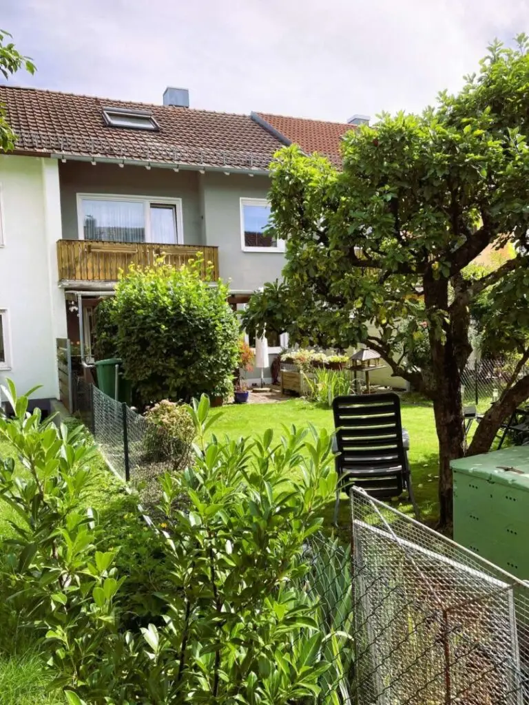 Haus Rückseite mit Balkon