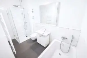 Vollbad mit separater Dusche