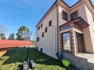 Mediteraner Eingangsbereich Haus