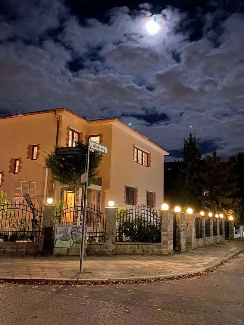 Haus bei Nacht Makro II