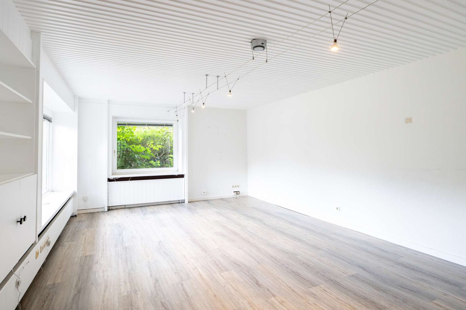 Geräumiges Arbeitszimmer