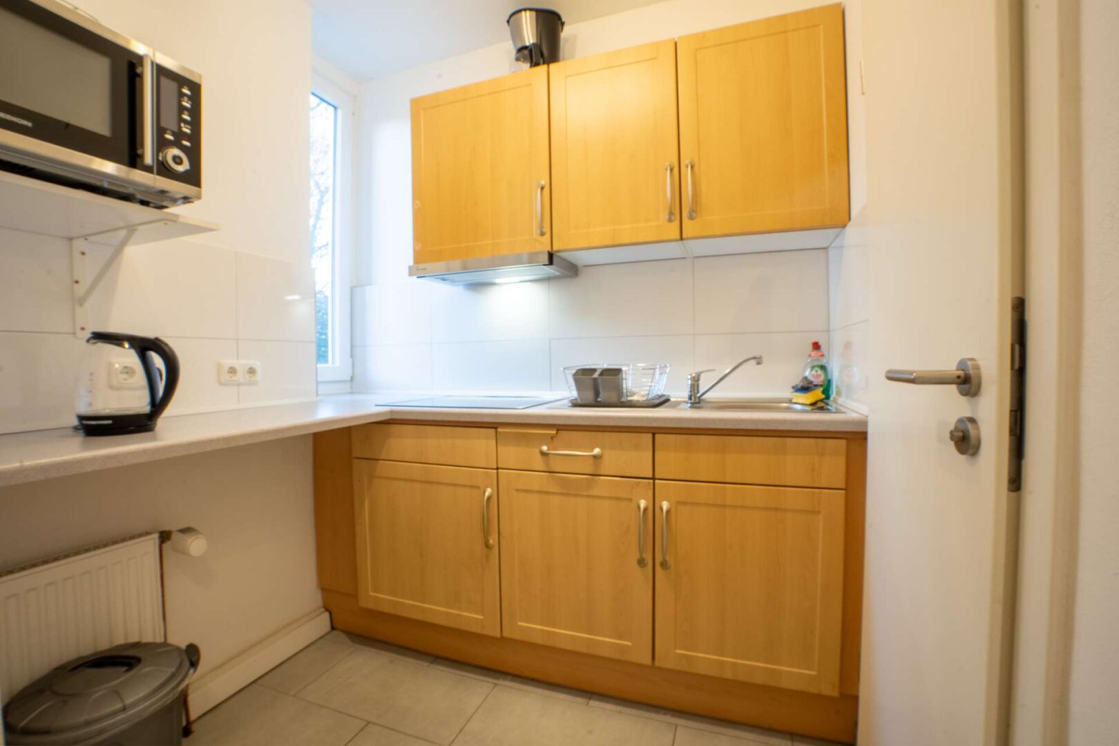 Kleine Küche in der Wohnung 1. OG Links