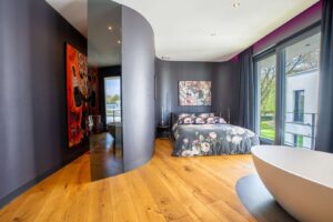 Schlafzimmer mit begehbarem Kleiderschrank (WE2)