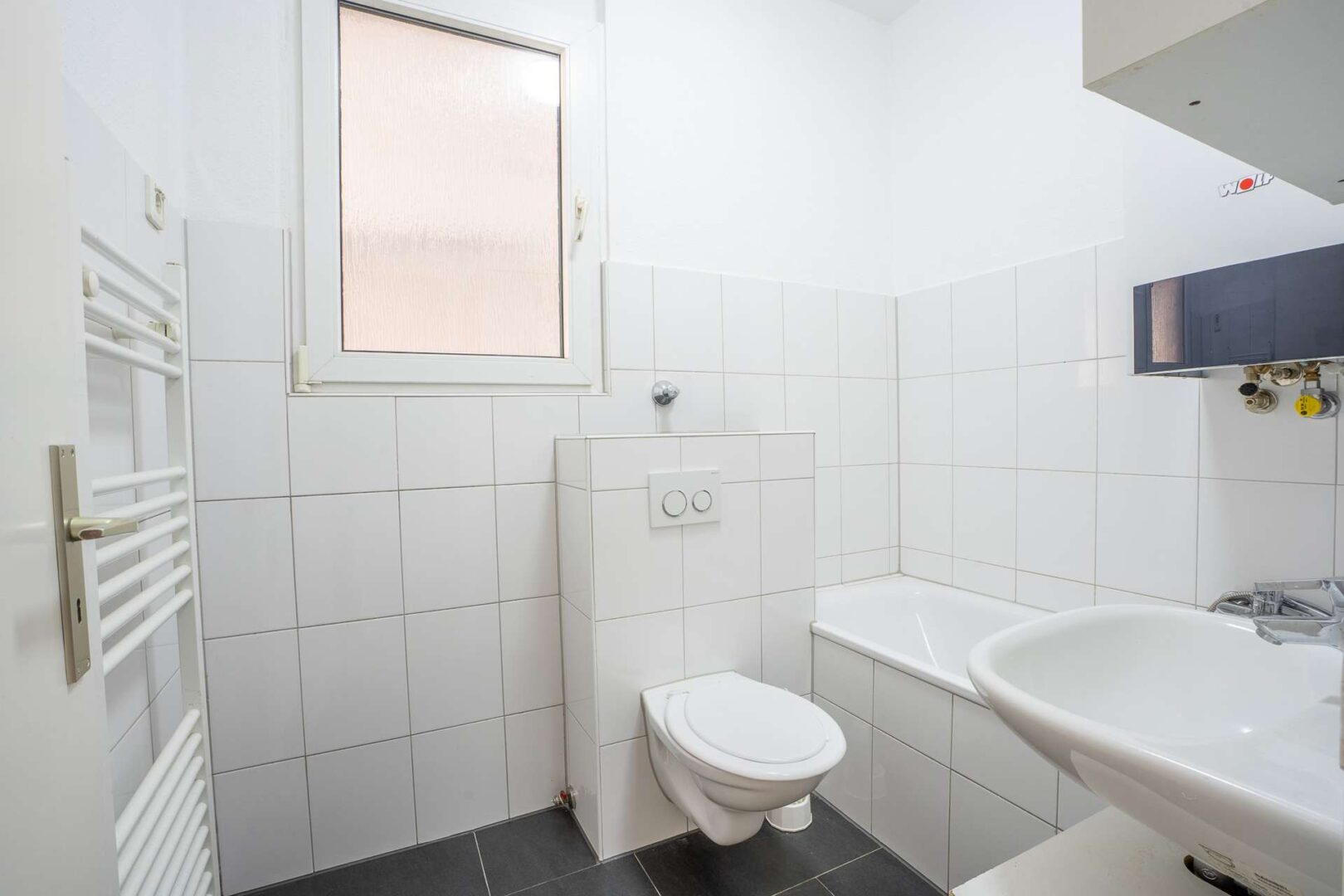 Badezimmer der Wohnung im EG Rechts