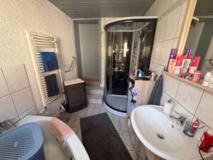 Badezimmer 1.OG