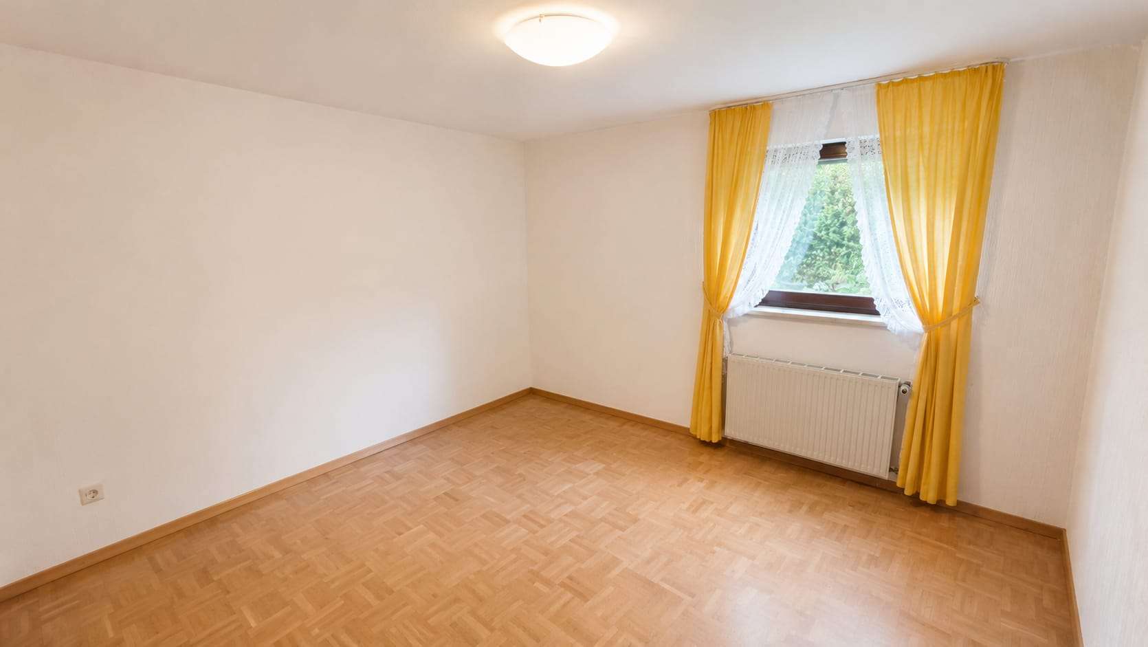 Schlafzimmer, EG