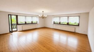 Wohnzimmer, OG mit Balkon