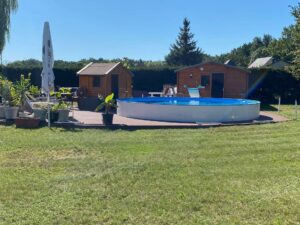 Garten mit Pool