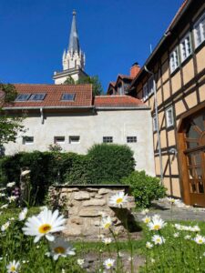 Garten mit Brunnen