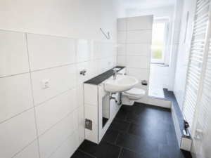 Modernes Duschbad